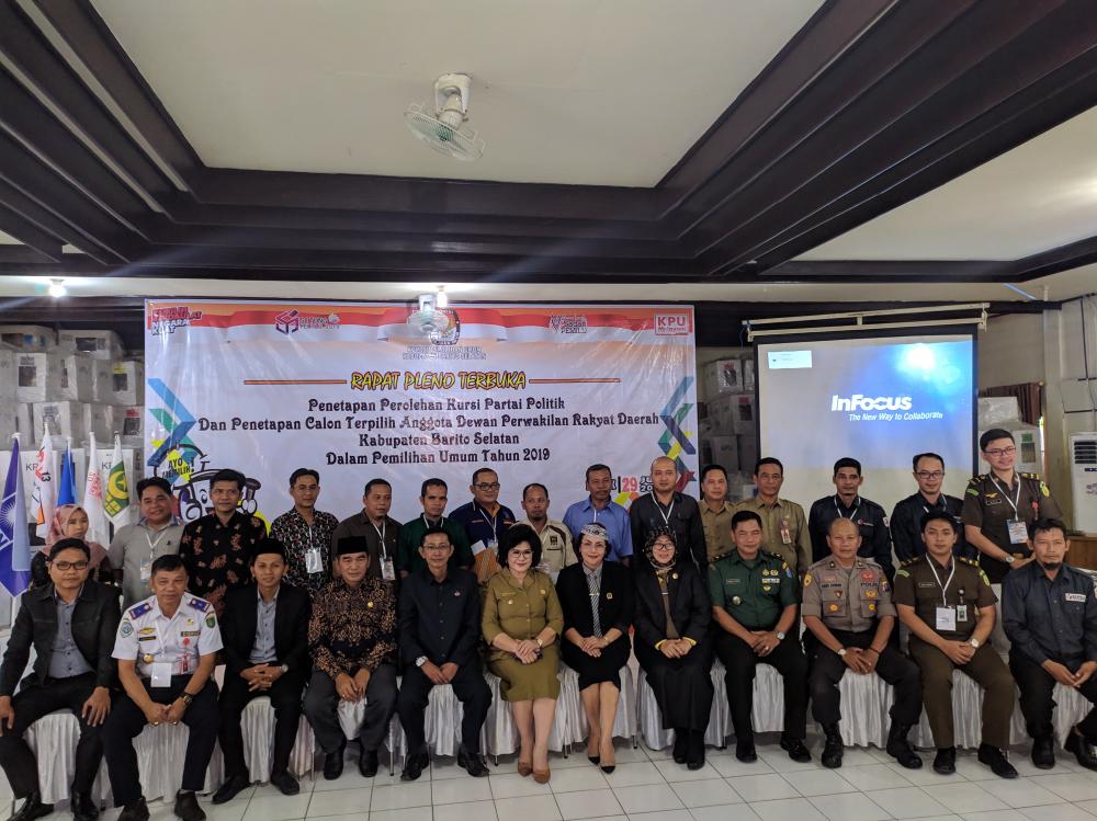 Rapat Pleno Terbuka Penetapan Perolehan Kursi Partai Politik Desa Penerapan Calon Terpilih Anggota Dewan Perwakilan Rakyat Daerah Kabupaten Barito Selatan Dalam Pemilihan Umum Tahun 2019