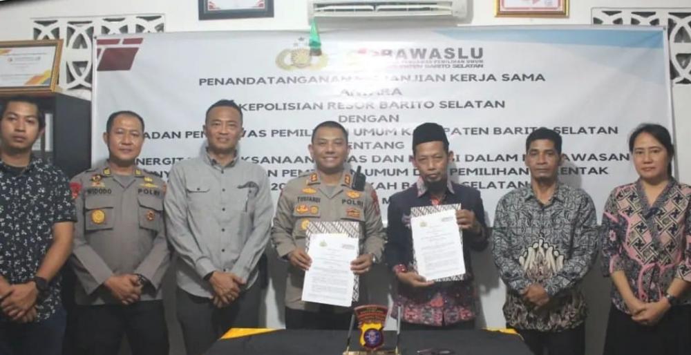 Perkuat Sinergi Pengawasan Pemilu, Polres Barsel Bersama Bawaslu Kabupaten Barito Selatan Tandatangani MOU