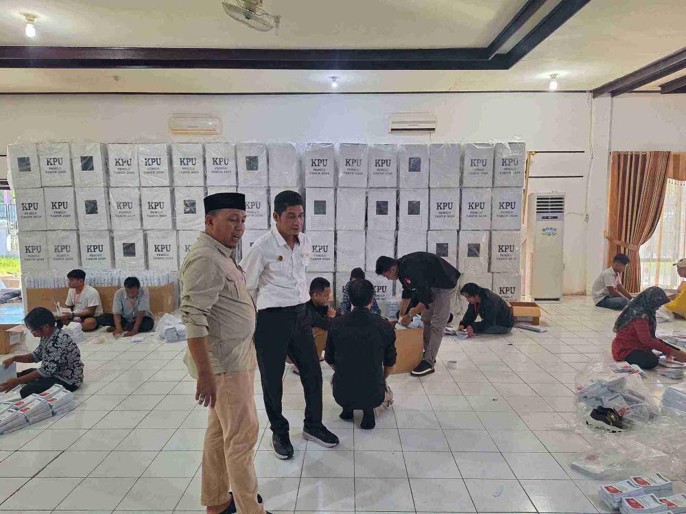 Hari Pertama Pengawasan Pelipatan Surat Suara Pemilu Tahun 2024