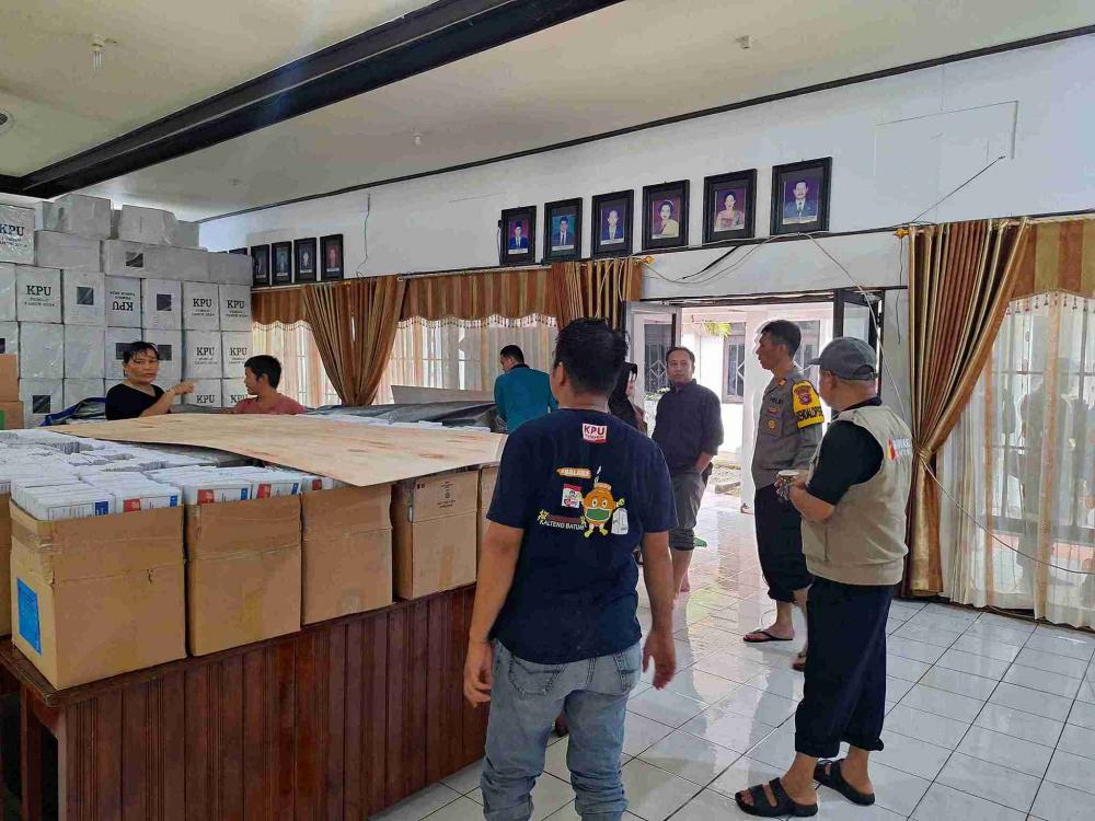 Aula KPU Kab.Barsel yang mengalami luapan air hujan 
