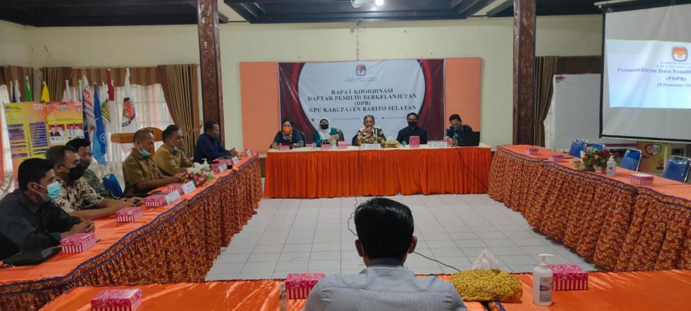 Pengawasan Rapat Pleno Penetapan Daftar Pemilih Berkelanjutan Bulan Desember Tahun 2021 