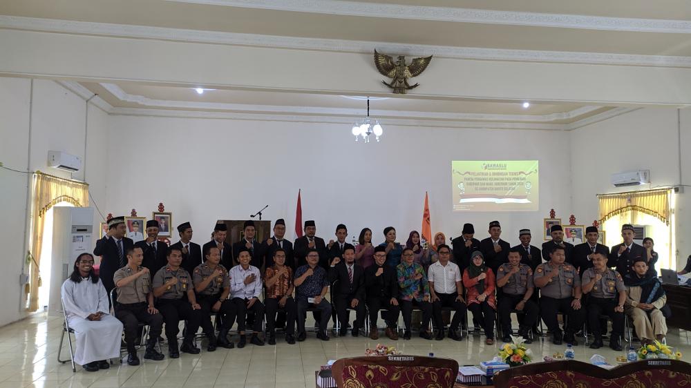 PELANTIKAN DAN PENGUCAPAN SUMPAH DAN JANJI ANGGOTA PENGAWAS PEMILIHAN KECAMATAN PADA PEMILIHAN GUBERNUR DAN WAKIL GUBERNUR TAHUN 2020RNUR 
