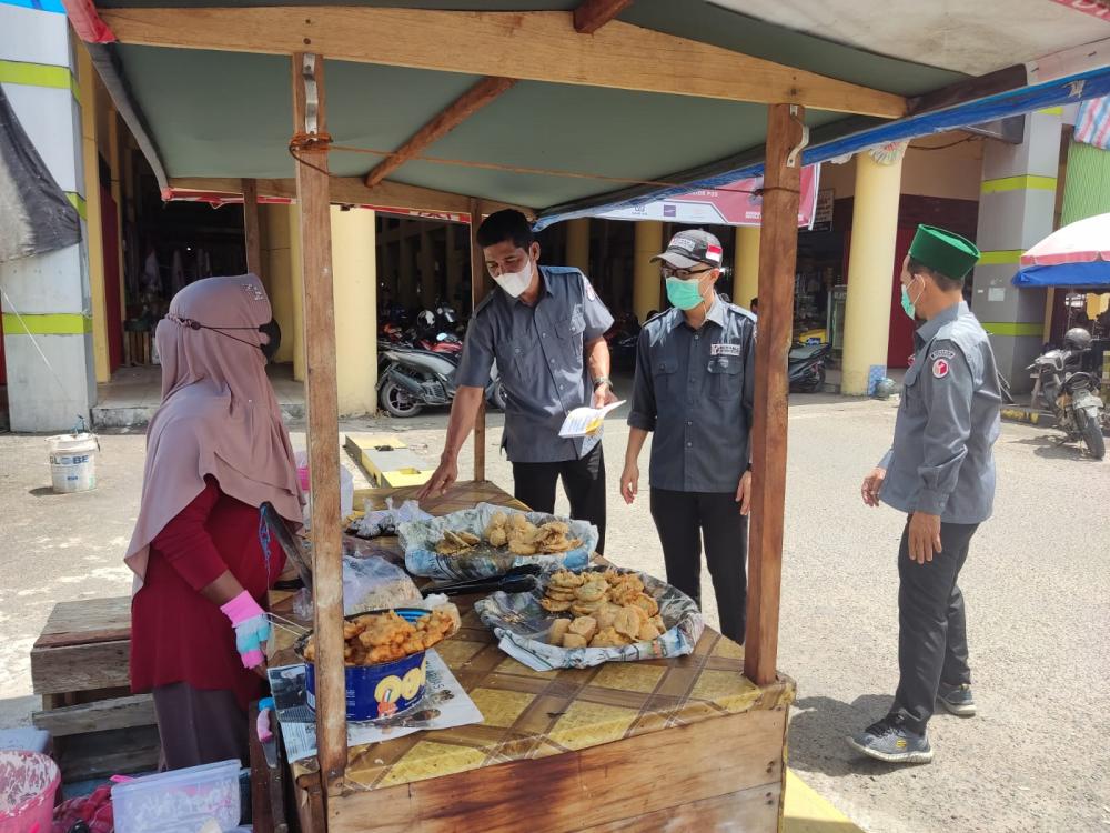 Bawaslu Kabupaten Barito Selatan Sosialisasi Pembagian Brosur posko penganduan masyarakat