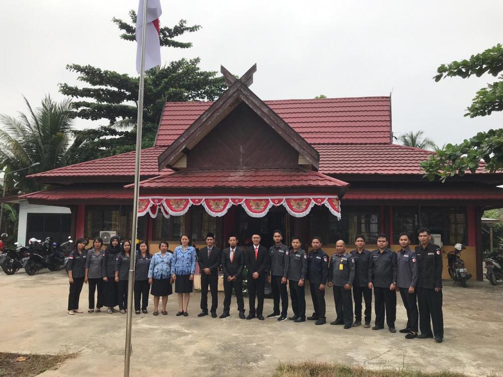 Apel Upacara HUT RI ke 74 di Halaman Kantor Bawaslu Kabupaten Barito Selatan