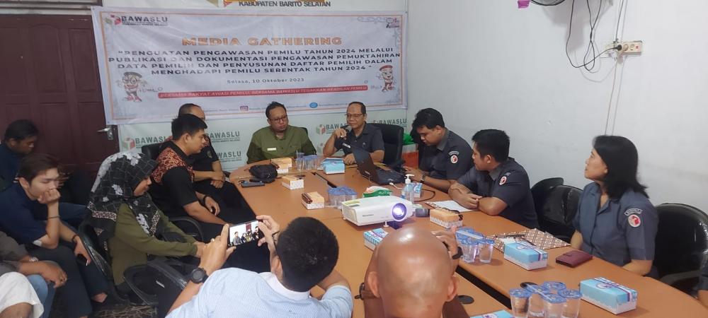 Media Gathering penguatan pengawasan Pemilu 2024.