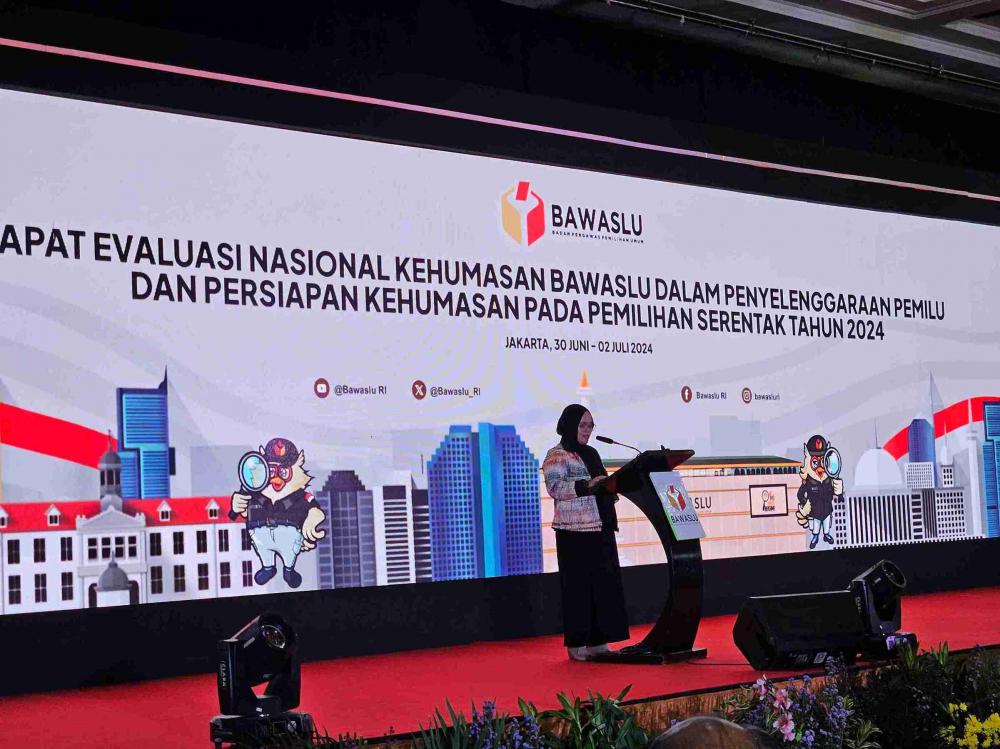 Foto Pembukaan Kordiv Pencegahan, Parmas dan Humas Bawaslu Republik Indonesia Ibu Lolly Suhenty, S Sos.I., M.H.