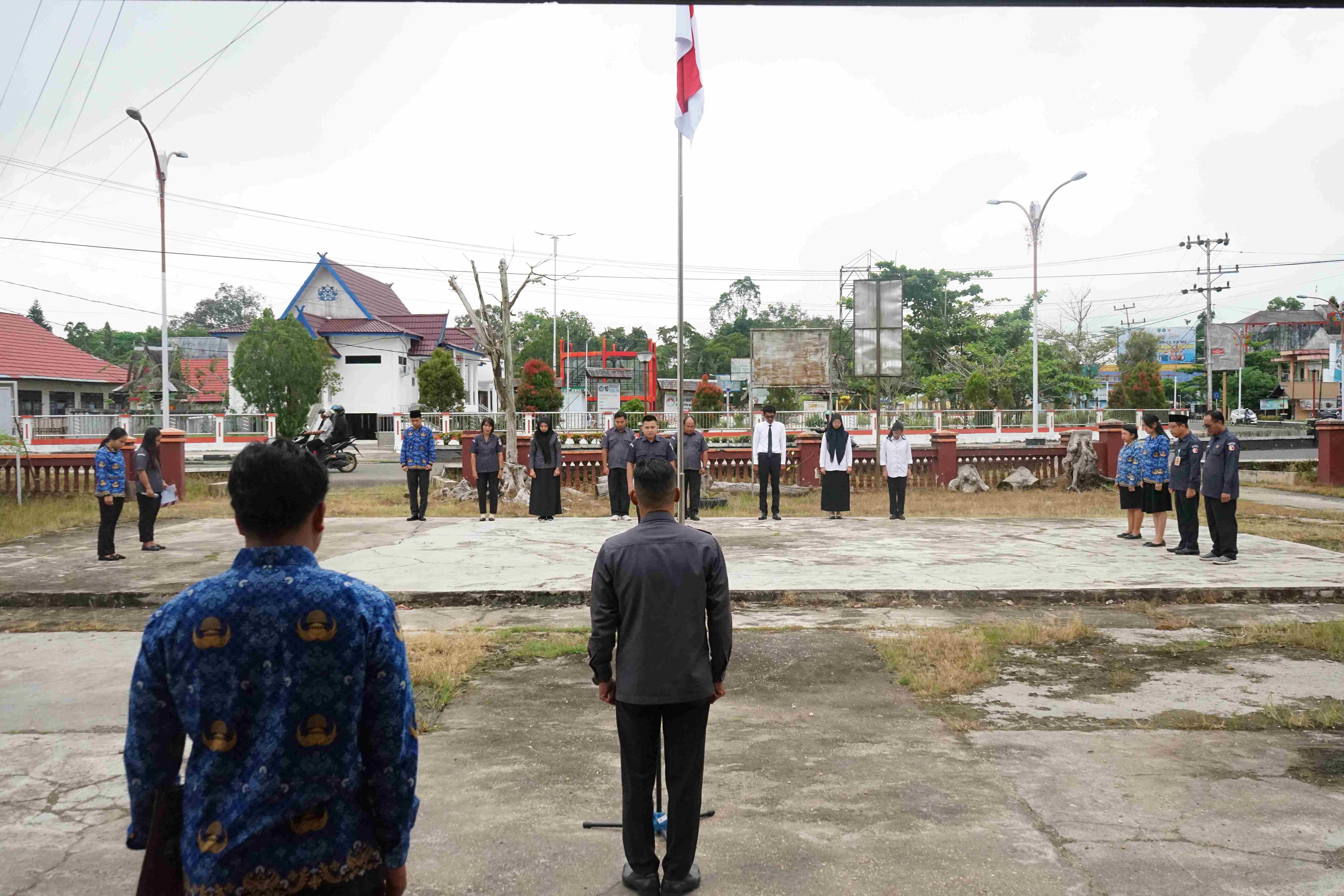 Upacara Bawaslu Barsel dalam peringatan Hari Kebangkitan Nasional ke-117, Buntok, Selasa (20/5/2025)