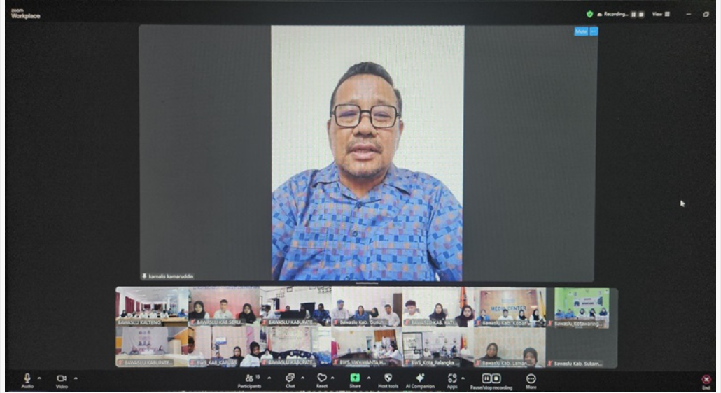 Kepala Sekretariat Bawaslu Kalteng, Karnalis gelar zoom ramah Tamah kepada selurur CPNS Bawaslu yang akan bertugas di lingkungan Sekretariat Bawaslu Kalteng dan Kabupaten/Kota secara daring, Senin (2/6/2025). Foto Tangkapan Layar: Nepi (Analis Datin Bawaslu Kalteng)