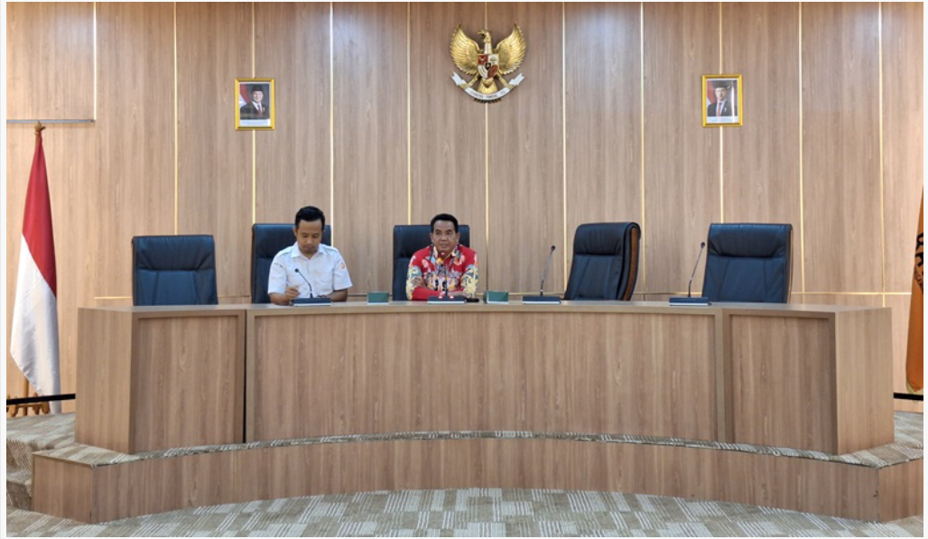 Anggota Bawaslu Kalteng Kristaten Jon saat menyampaikan maksud dan tujuan kedatangan di Bawaslu RI, Jakarta, Rabu (26/2/2025). Foto: Mizan (Divisi Penyelesaian Sengketa Bawaslu Kalteng).