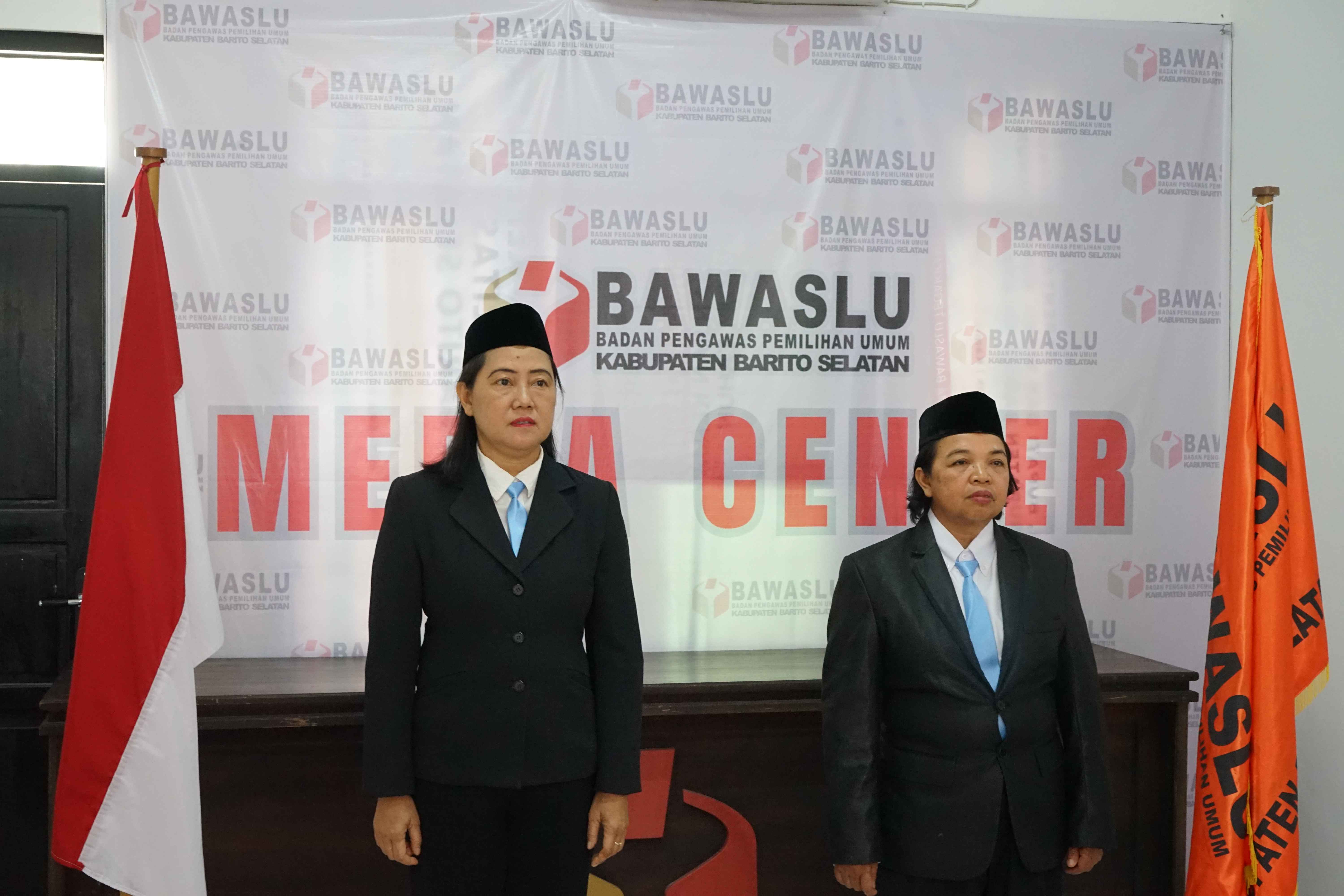 Bawaslu RI Lantik Kepala Sekretariat dan Kepala Subbagian Administrasi Bawaslu Barsel