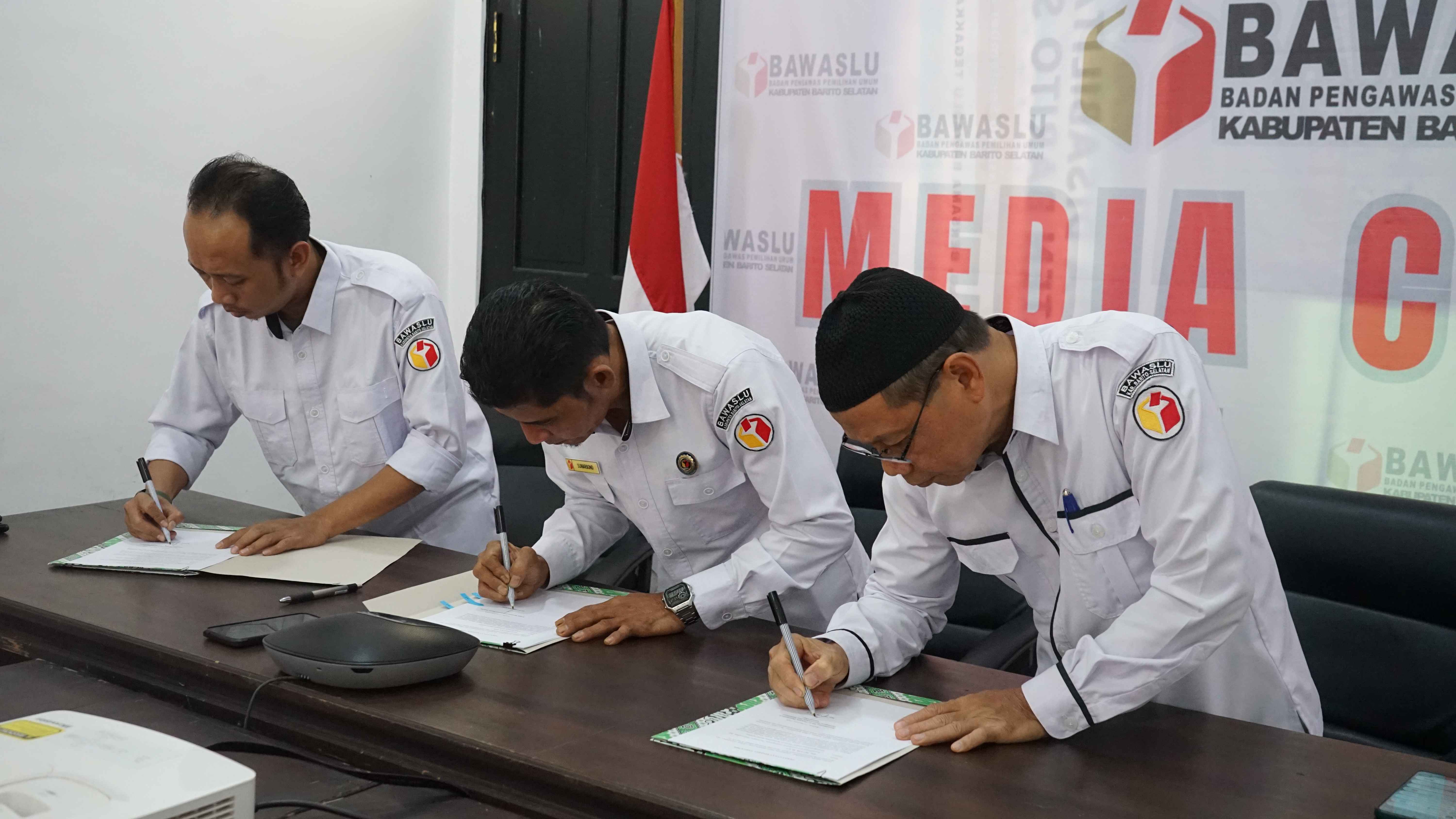 Perkuat Akuntabilitas Kinerja, Bawaslu Barito Selatan Ikuti Penandatanganan IKU Secara Virtual