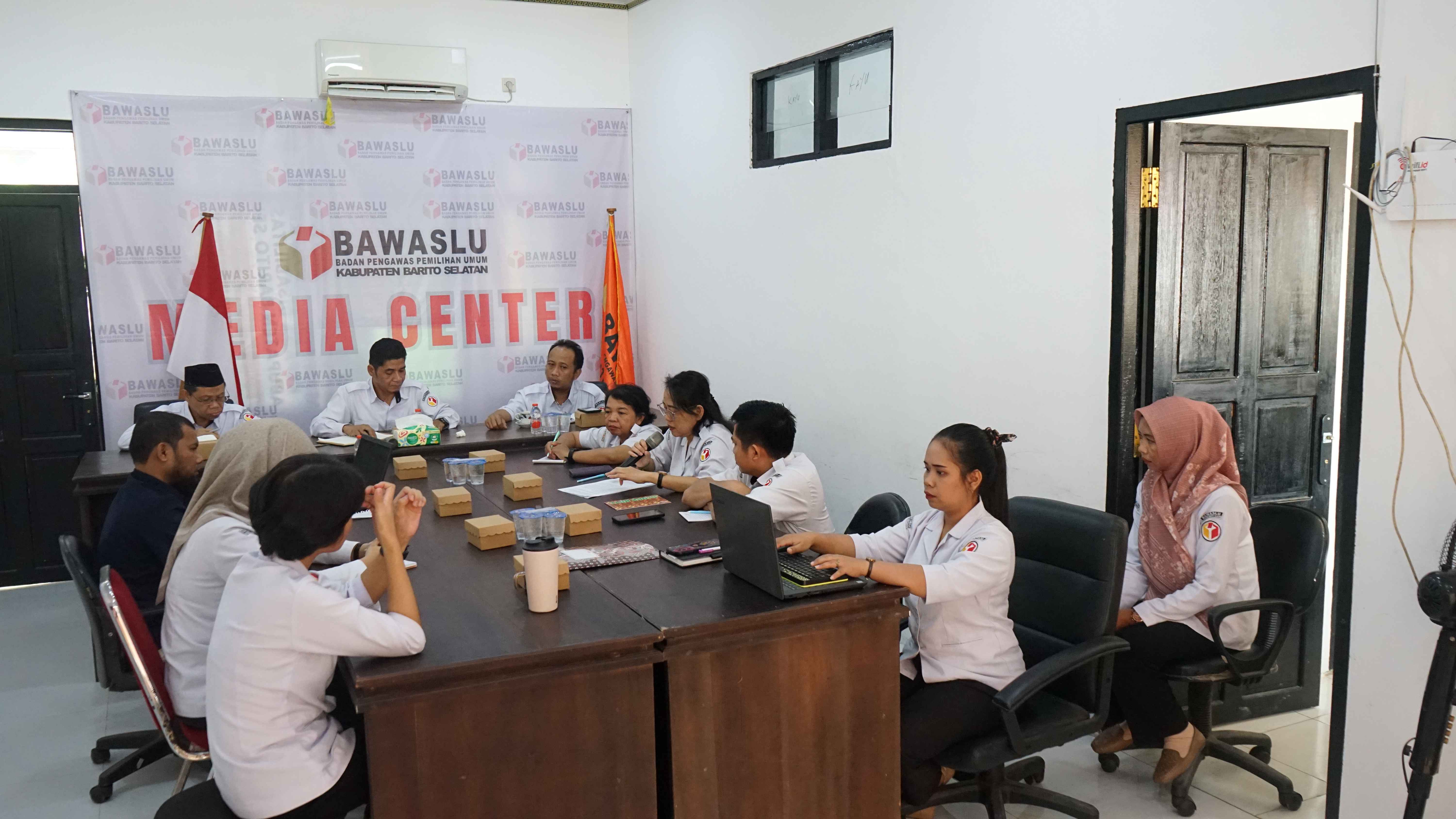 Perkuat Tata Kelola Keuangan Satker Baru, Bawaslu Barito Selatan Gelar Monev Anggaran 2026