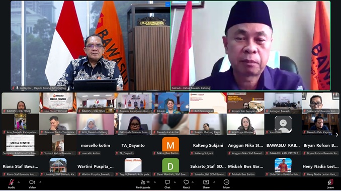 Tangkapan layar secara daring, pembukaan dan arahan Ketua Bawaslu Kalteng Satriadi dan Deputi Bidang Administrasi Bawaslu, La Bayoni, dalam program Selasa Harati Seri 11, Selasa (6/10/2026).