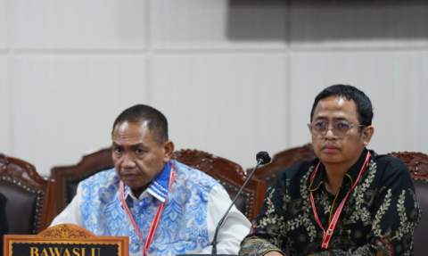 Majelis sidang gugatan sengketa hasil untuk tujuh daerah yang melaksanakan Pemungutan Suara Ulang (PSU) Pemilihan 2024 di Mahkamah Konstitusi (MK), Jumat (25/4/2025).