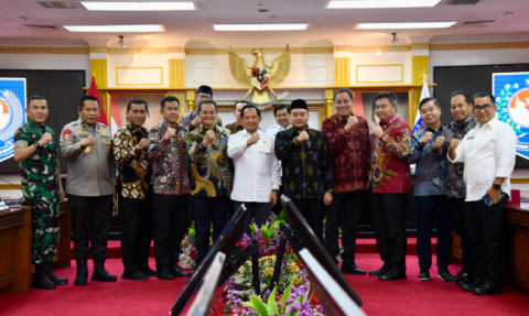 Suasana Rapat Koordinasi Pilkada Ulang dan Pemungutan Suara Ulang (PSU) terkait Hasil Pemilihan Kepala Daerah Serentak Tahun 2024 di Ruang Sidang Utama Kementerian Dalam Negeri (Kemendagri), Jumat, (21/3/2025).