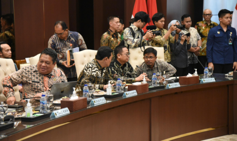 Anggota Bawaslu Puadi menghadiri Rapat Koordinasi yang digelar oleh Kementerian Koordinator Bidang Politik, Hukum, dan Keamanan (Kemenko Polhukam) di Ruang Rapat Bima, Jumat (25/7/2025)/Foto: Publikasi dan Pemberitaan Bawaslu