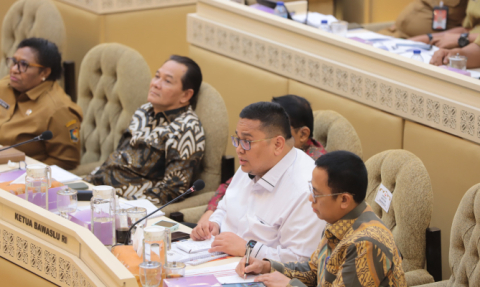 Suasana Rapat Dengar Pendapat (RDP) antara DPR RI bersama Bawaslu, KPU, DKPP, dan Kemendagri pada Senin (5/5/2025).