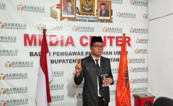 Pelantikan PAW Anggota Bawaslu Kabupaten Barito Selatan Akhir Periode 2018 - 2023