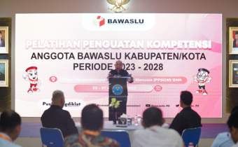 Jajaran Bawaslu Diingatkan Jangan Ragu Copot Alat Peraga Kampanye yang Melanggar Aturan