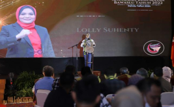 Anugerah Kehumasan, Lolly: Humas Garda Terdepan Menyampaikan Informasi Pengawasan Pemilu 