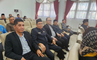 Ketua dan Anggota Bawaslu Barsel hadiri Undangan DPRD Kab.barsel pengumuman Penetapan Pasangan Calon Bupati dan Wakil Bupati Terpilih Tahun 2024