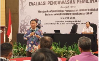 Hadir Abhan sebagai narasumber kegiatan Rakor Evaluasi Pengawasan Pemilihan 2024 yang di selenggarakan oleh Bawaslu Kalteng di Aquarius Boutique Hotel Palangka Raya, Rabu (5/3/2025). Foto : Danny Tri