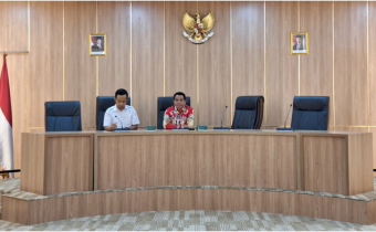 Anggota Bawaslu Kalteng Kristaten Jon saat menyampaikan maksud dan tujuan kedatangan di Bawaslu RI, Jakarta, Rabu (26/2/2025). Foto: Mizan (Divisi Penyelesaian Sengketa Bawaslu Kalteng).