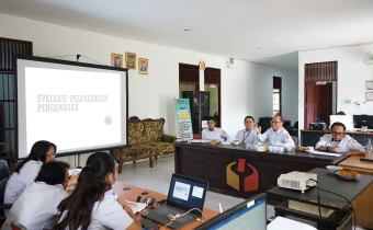 Kegiatan Rapat Dalam Kantor (RDK) Evaluasi Pengawasan di Masa Non Tahapan dihadiri Ketua dan Anggota Bawasu Kabupaten Barito Selatan serta KPU Kabupaten Barito Selatan, (20/08/2025).