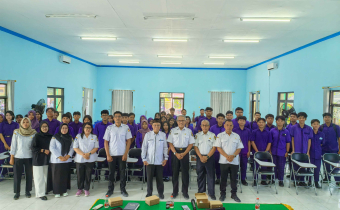 Foto bersama kegiatan konsolidasi demokrasi dan pengawasan partisipatif di SMAN 1 Buntok. Rabu (29/07/2026)