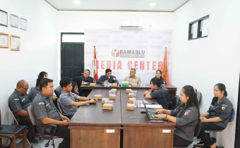 Foto Rapat Fasilitasi Pembinaan dan Penguatan Kelembagaan Bawaslu Kabupaten Barito Selatan. Senin, (29/06/2026).