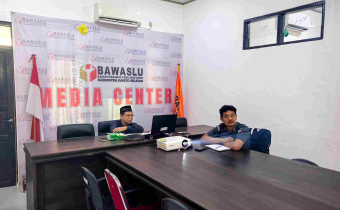  Drs. Su’aib, M.A.P. (Anggota Bawaslu Kabupaten Barito Selatan)