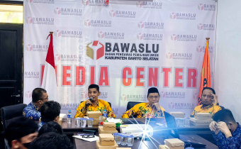 Rapat Manajemen SDM dan Kesekretariatan dalam rangka meningkatkan koordinasi, sinergitas, serta tata kelola kelembagaan antara Bawaslu Kabupaten Barito Selatan dengan Badan Kesatuan Bangsa dan Politik Kabupaten Barito Selatan